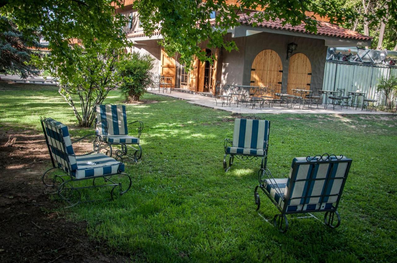 Terra Campo Posada Chacras de Coria Exterior photo